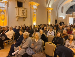 View this image in original resolution: pubblico.jpeg